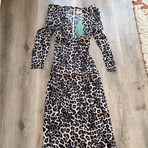 FARM Rio Dresses & Skirts - FARM Rio Leopard Print Long Sleeve Dress